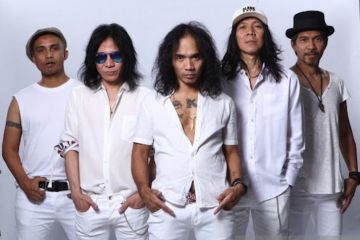 Lirik lagu "Mawar Merah" oleh Slank