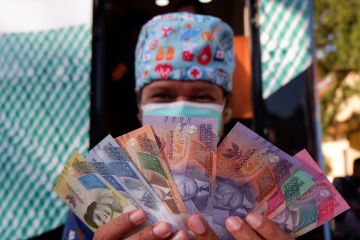 Rupiah melemah didorong pernyataan agresif The Fed