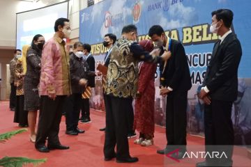 Sultan HB X mewisuda para wirausaha belia di DIY