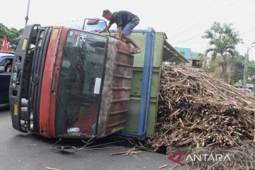 Kecelakaan truk pengangkut tebu di Malang