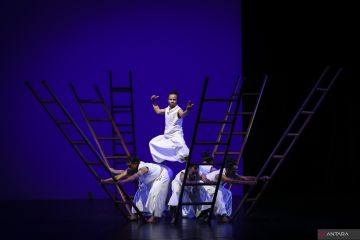 Simak lagi warta soal teater Indonesia di Venice Biennale, aksi BTS