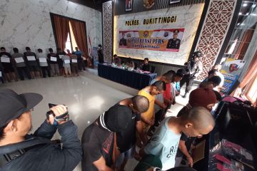 Polres Bukittinggi menangkap 23 pejudi selama Agustus