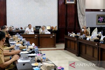 Pemkot Surabaya sambut baik tawaran kerja sama FIB UGM