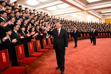 Presiden Xi temui perwakilan PNS teladan China