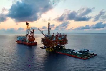 Anjungan minyak lepas pantai China rampungkan instalasi float-over
