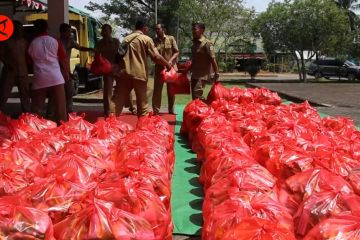 DKP Kalbar distribusikan 3.200 paket pangan murah ke empat kabupaten