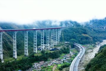 Megaproyek infrastruktur bantu daerah pegunungan di China