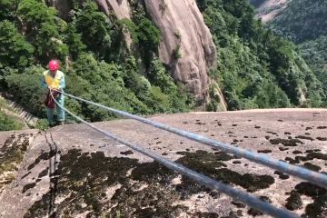 Gunung Huangshan miliki "Spiderman"