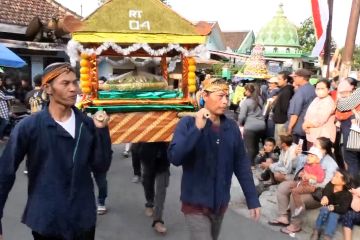 Mendongkrak kunjungan wisata dan ekonomi dari kearifan lokal