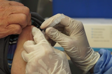 Ribuan nakes di Sumut mulai vaksinasi penguat kedua COVID-19