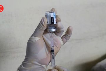 Aceh Barat prioritaskan 1.849 nakes terima vaksin penguat kedua