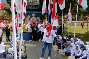 Gebyar 10 ribu bendera Merah Putih dalam Linggarjati Fashion Week