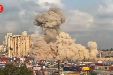 Silo raksasa Pelabuhan Beirut bagian utara runtuh seluruhnya