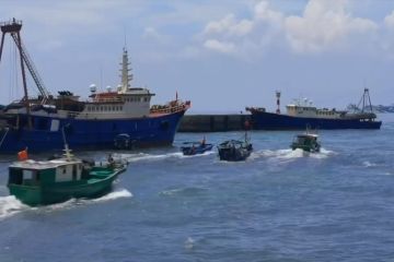 Ratusan kapal penangkap ikan menuju Laut China Selatan