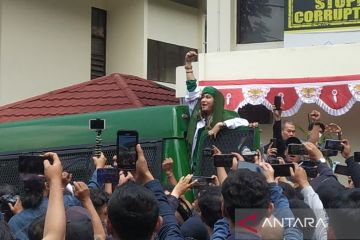 Bahar Smith bebas dari tahanan usai putusan PT Bandung