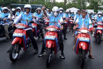 Parade sepeda motor konversi dari menggunakan BBM ke listrik