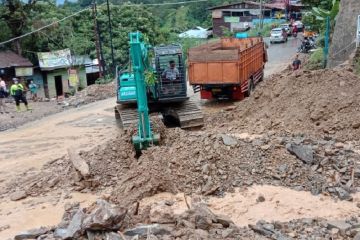 Riau waspadai tiga titik longsor saat musim hujan