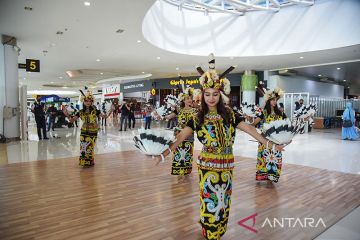 AP I gelar pertunjukan seni di bandara pada Hari Pelanggan Nasional