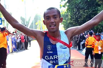 Atlet Nasional Agus Prayogo Juara Balikpapan 10K