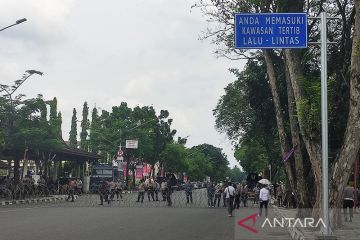 Polres Palembang blokade unjuk rasa tolak kenaikan harga BBM
