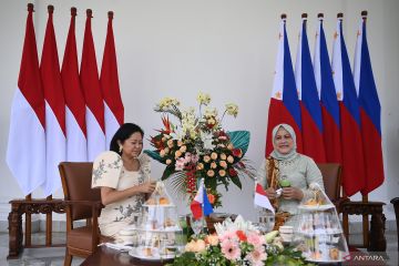 Ibu Negara Iriana Joko Widodo kenalkan tenun Baduy