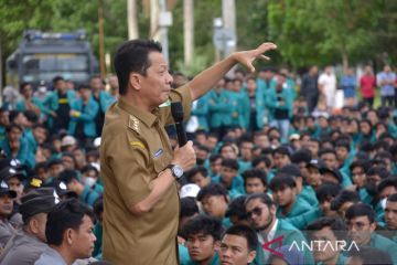 Pj Gubernur Aceh jumpai demonstran