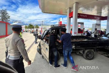 Polisi Jayawijaya tahan 10 mobil penumbun BBM subsidi