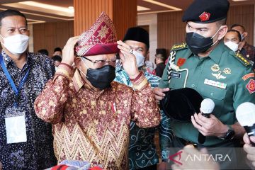 Wapres apresiasi perajin tenun Palembang bantu anak putus sekolah