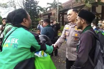 Polres Malang salurkan sembako kurangi dampak penyesuaian harga BBM