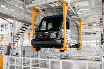 Mercedes & Rivian sepakat bangun van listrik di Eropa