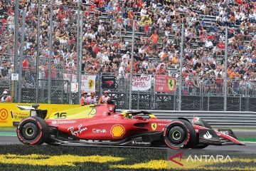 Aksi pembalap F1 pada sesi latihan balapan GP Italia di Monza