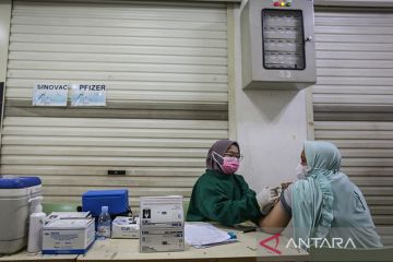 Jakbar giatkan warga untuk booster kejar target di atas 60 persen