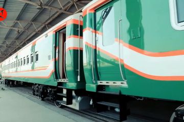 100 gerbong untuk jalur kereta Bangladesh meluncur dari China