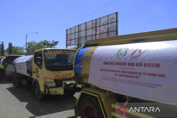 Polda NTT salurkan 140 ribu air bersih untuk warga yang kesulitan