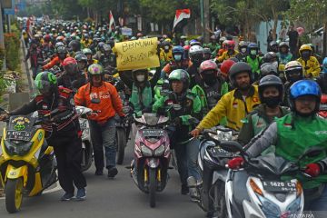 Aksi protes pengemudi ojol di Serang