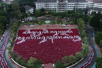 Pesmaba 2022 UMM hadirkan flashmob selamat Muktamar dalam empat bahasa