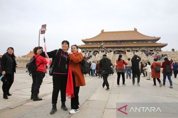 Libur tiga hari, China raup Rp61 triliun dari wisatawan domestik