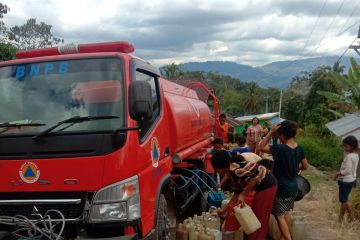 BPBD Manggarai Timur salurkan air bersih ke 4 desa alami kekeringan