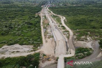 Pembangunan jalan di lokasi bekas likuefaksi Kabupaten Sigi