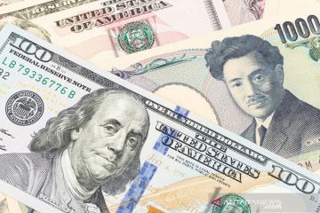 Yen jatuh tembus ke level terendah 2023 di sesi Asia, dolar menguat