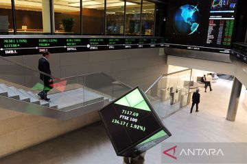 Saham Inggris berbalik menguat, indeks FTSE 100 terkerek 0,62 persen