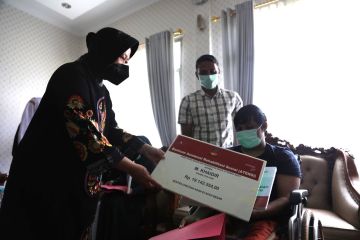 Mensos beri motivasi penyandang penyakit berat dan disabilitas di Aceh