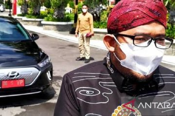 Bupati Sumenep gunakan mobil listrik sebagai kendaraan dinas