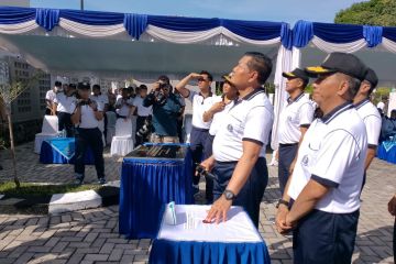 Kasal resmikan kolam renang Tirto Sagoro-09 Lantamal VIII Manado