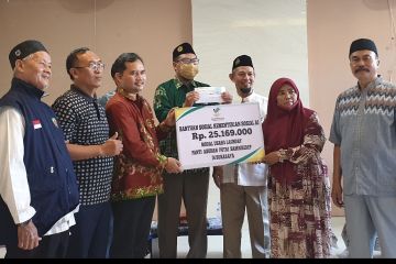 Kemensos beri bantuan modal usaha LKSA Sambikerep Surabaya