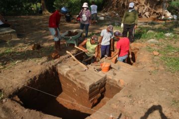 Ekskavasi struktur bangunan di situs Mbah Blawu