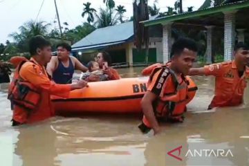 BPBD Padang Pariaman evakuasi seratusan KK terdampak banjir