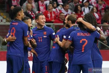 Belanda raih kemenangan 2-0 di kandang Polandia