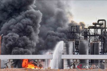 Sebuah kilang minyak terbakar di Argentina, tiga orang tewas