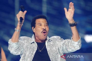 Aksi Lionel Richie di iHeartRadio Music Festival 2022